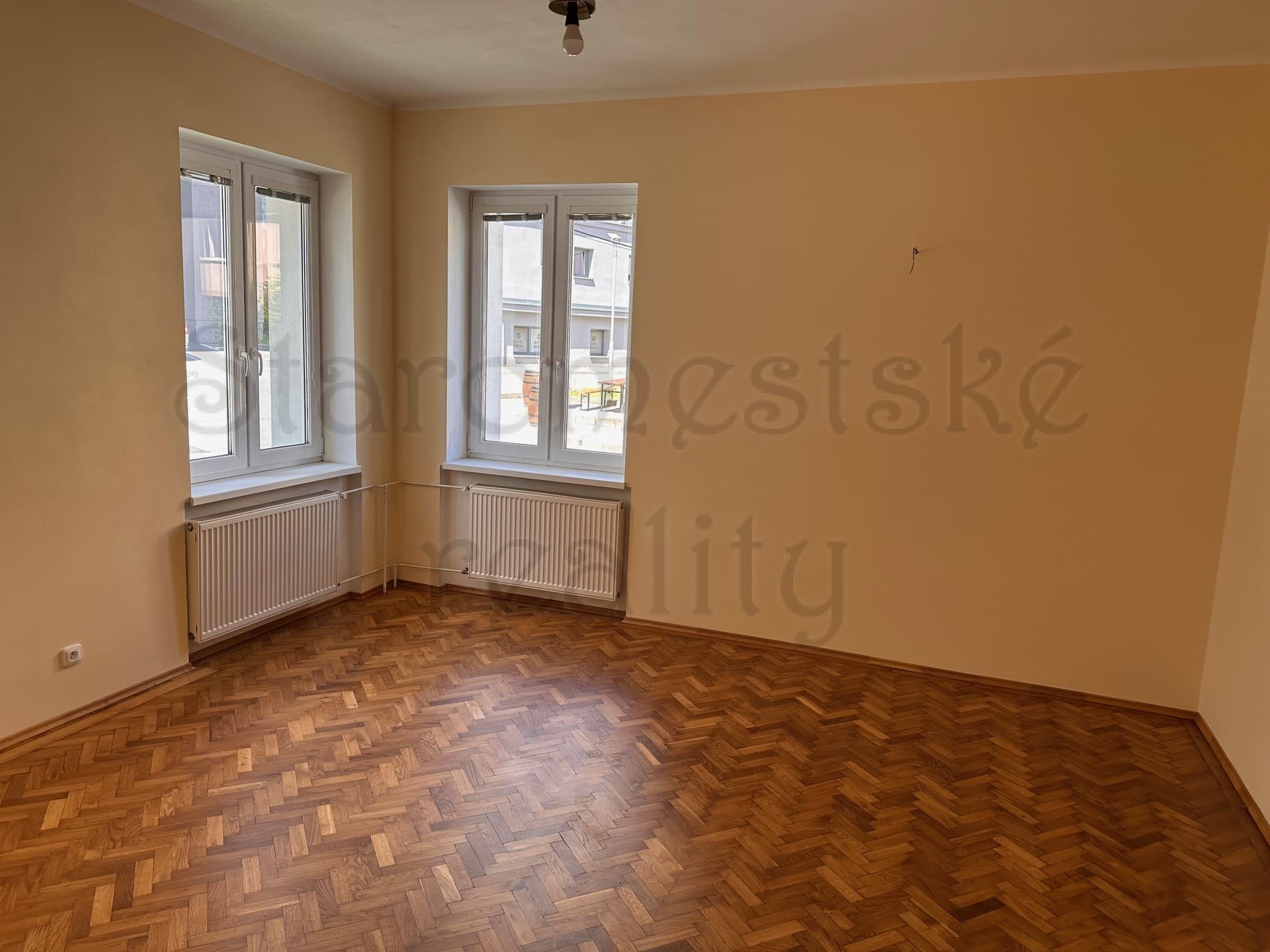 Rodinný dom Nerudova s krásnou záhradkou náhľad 12