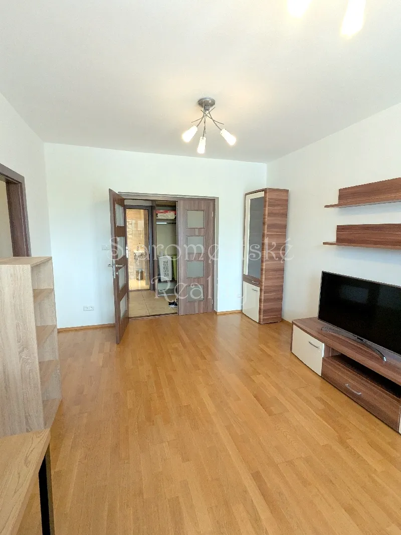 3izb.67m2, 4/5, ČSA, St.mesto náhľad 3